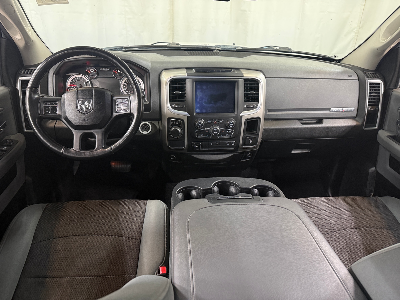 Thumbnail: 2019 RAM 1500 Classic - 3