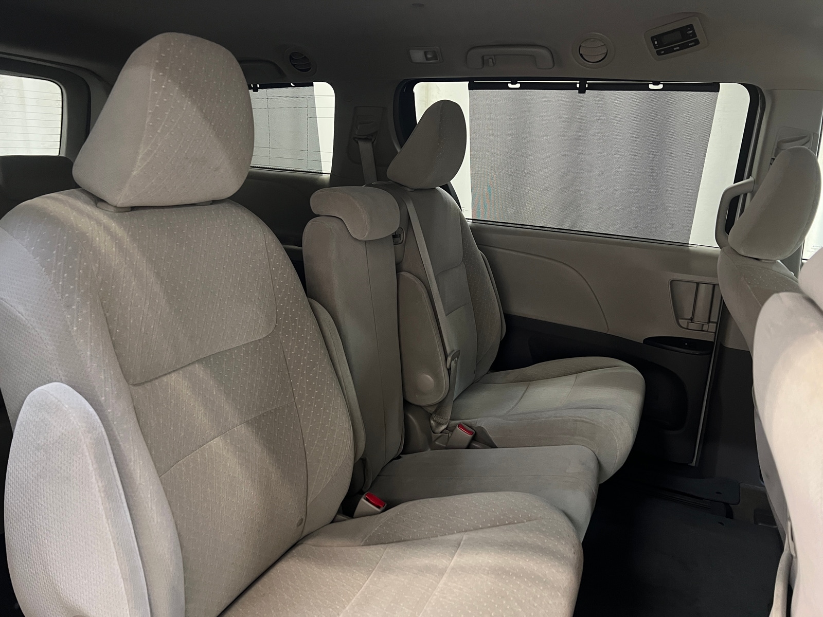 Thumbnail: 2017 Toyota Sienna - 6