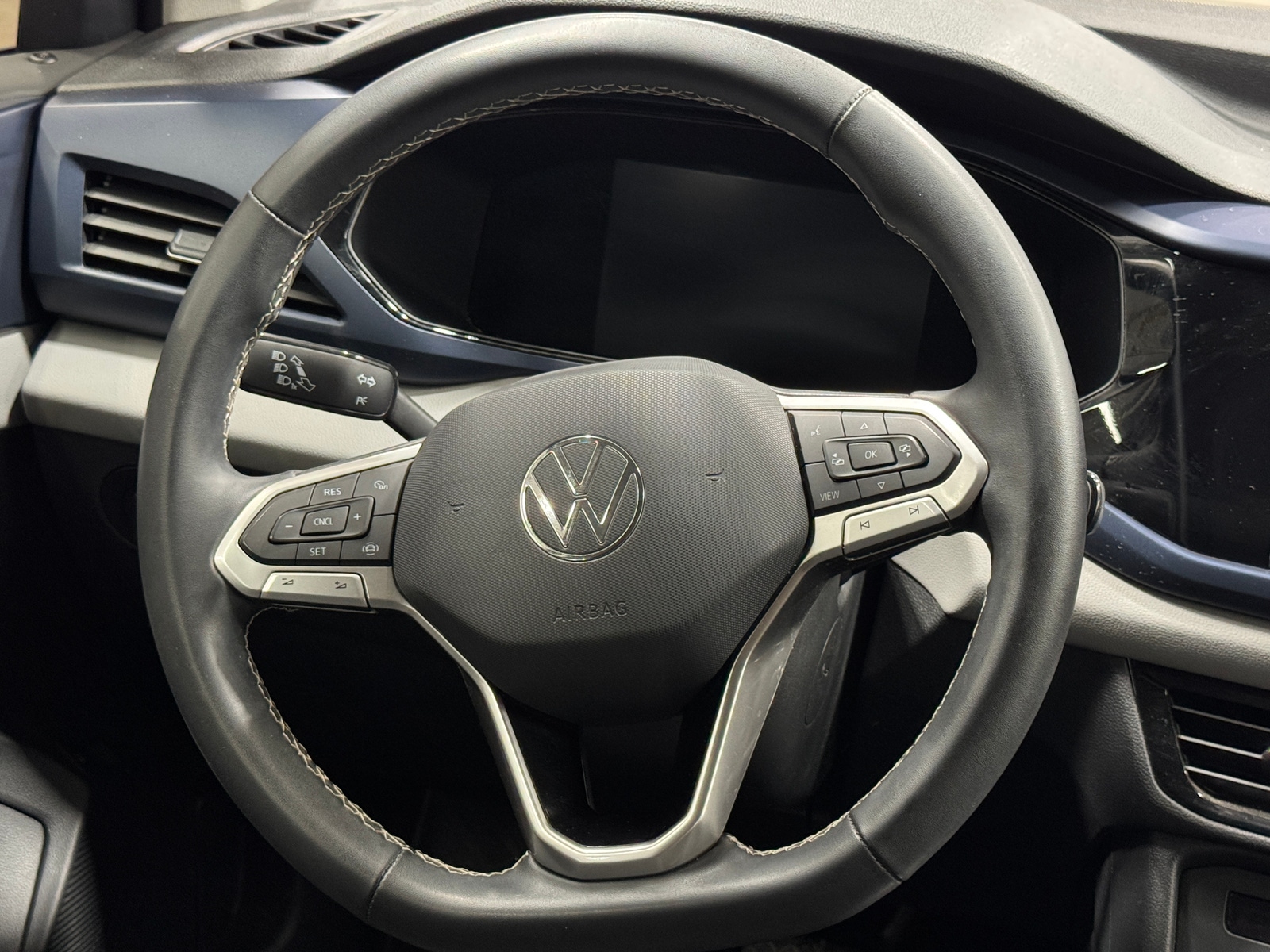 Thumbnail: 2022 Volkswagen Taos - 4