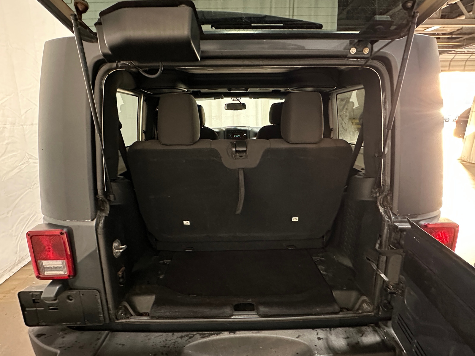 Thumbnail: 2016 Jeep Wrangler - 7