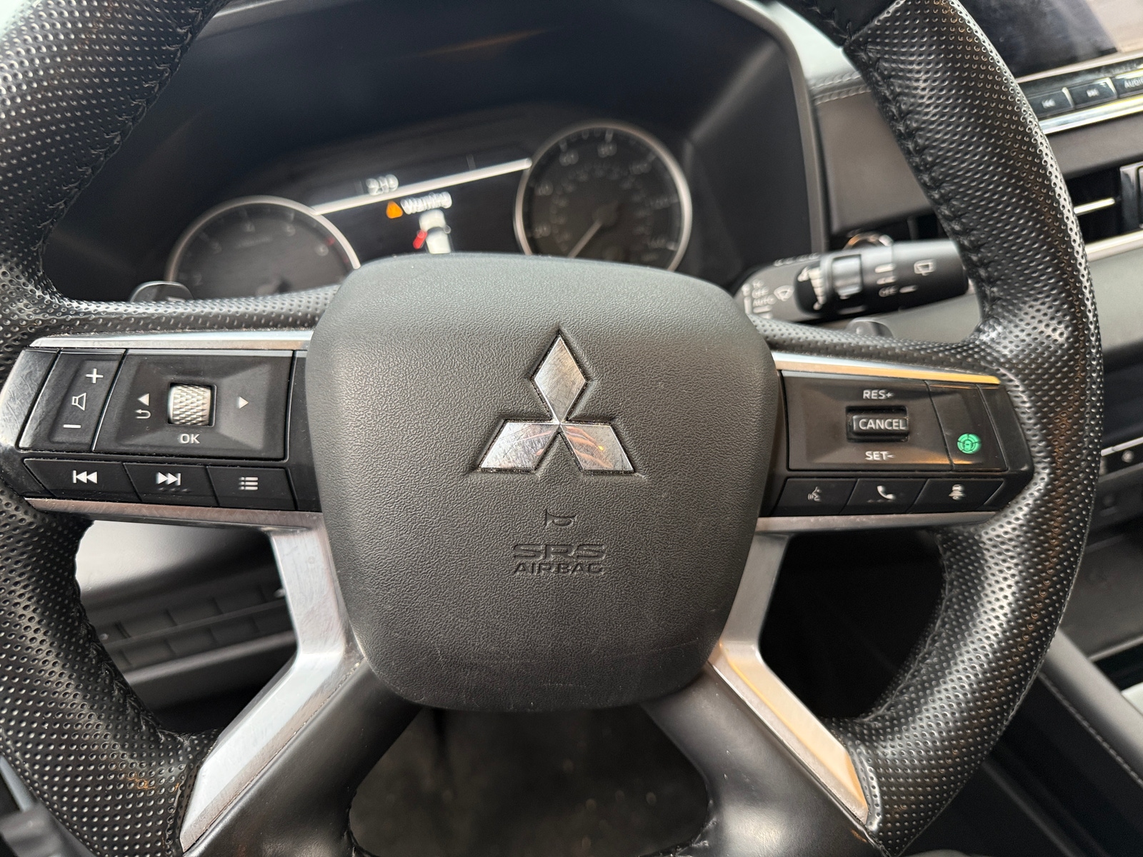 Thumbnail: 2024 Mitsubishi Outlander - 4