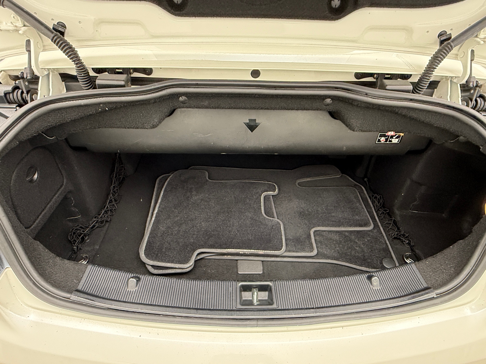 Thumbnail: 2014 Mercedes-Benz E-Class - 6