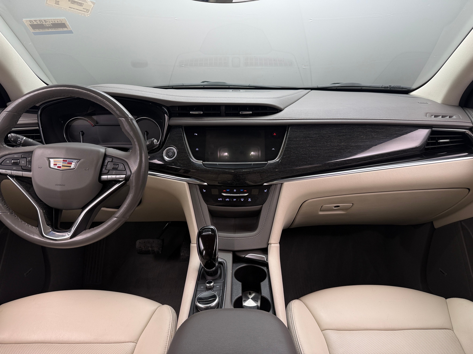 Thumbnail: 2022 Cadillac XT6 - 2