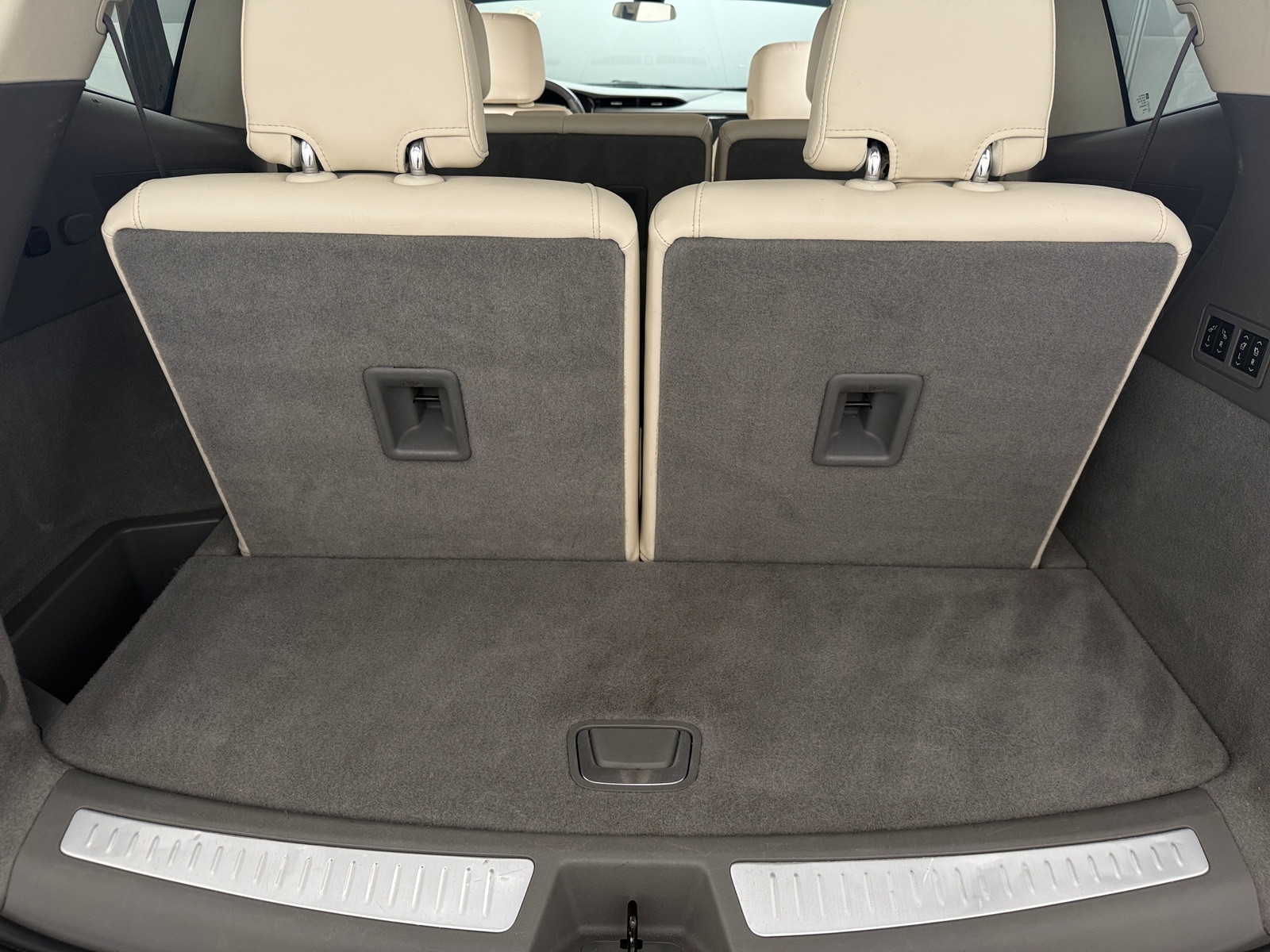 Thumbnail: 2022 Cadillac XT6 - 6