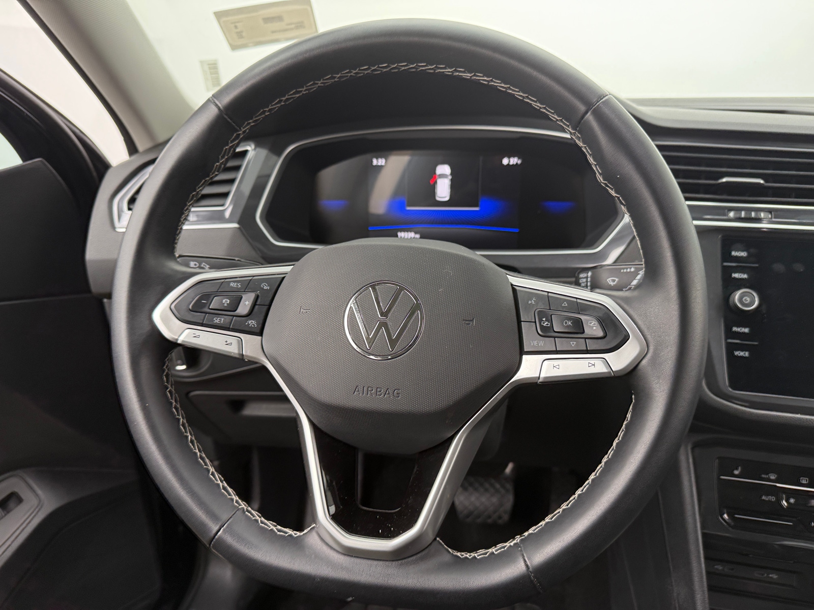 Thumbnail: 2024 Volkswagen Tiguan - 4