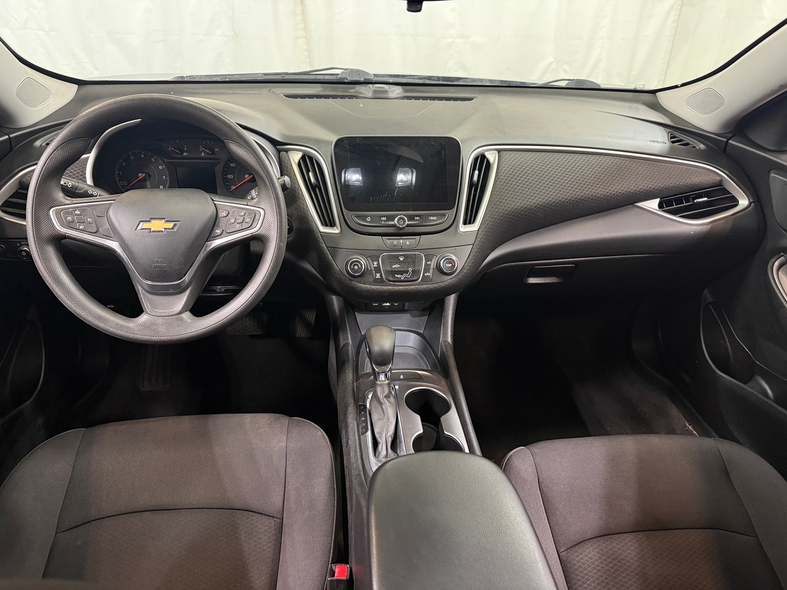 Thumbnail: 2022 Chevrolet Malibu - 3