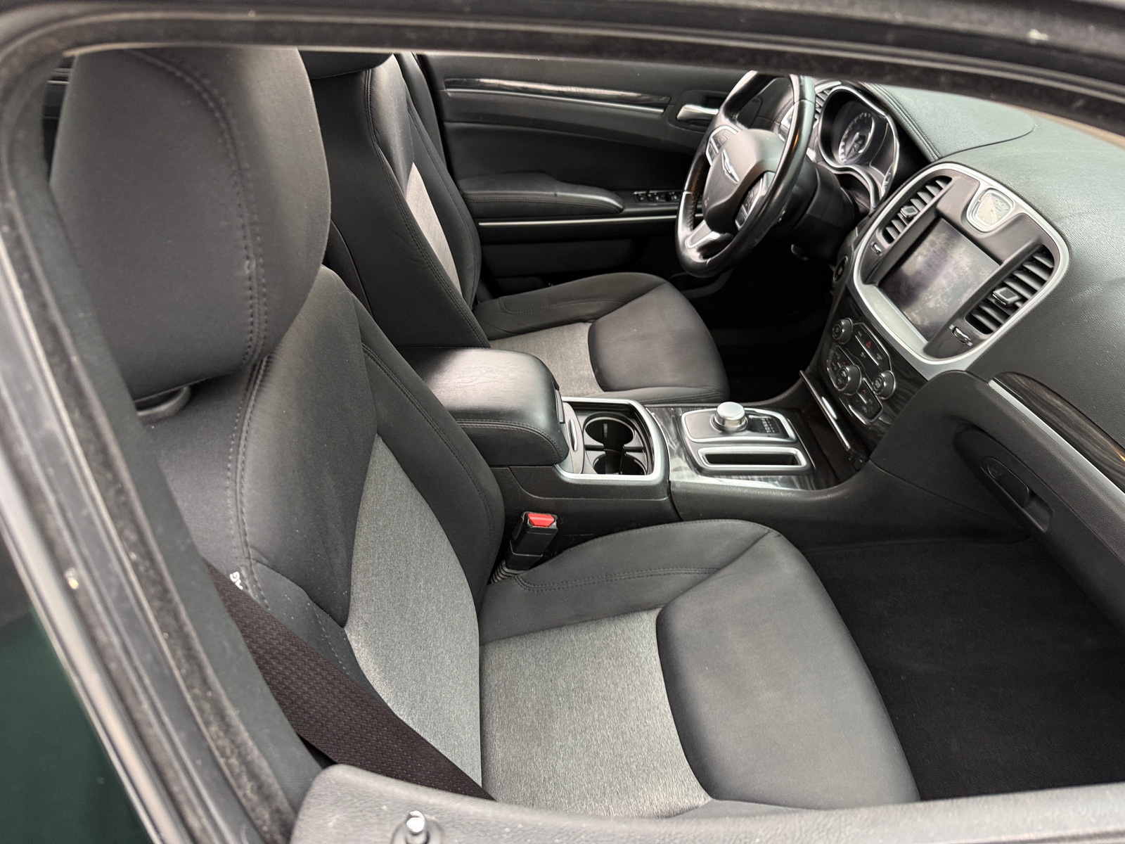 Thumbnail: 2019 Chrysler 300 - 2