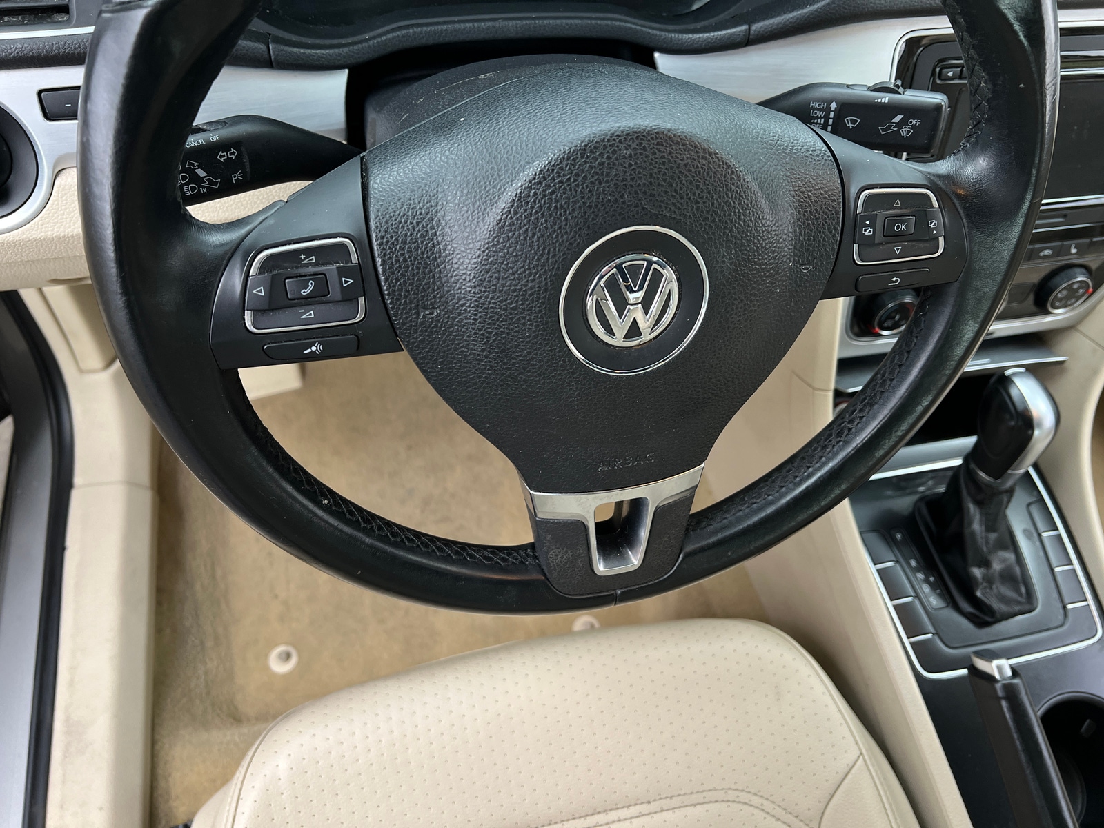 Thumbnail: 2013 Volkswagen Passat - 4