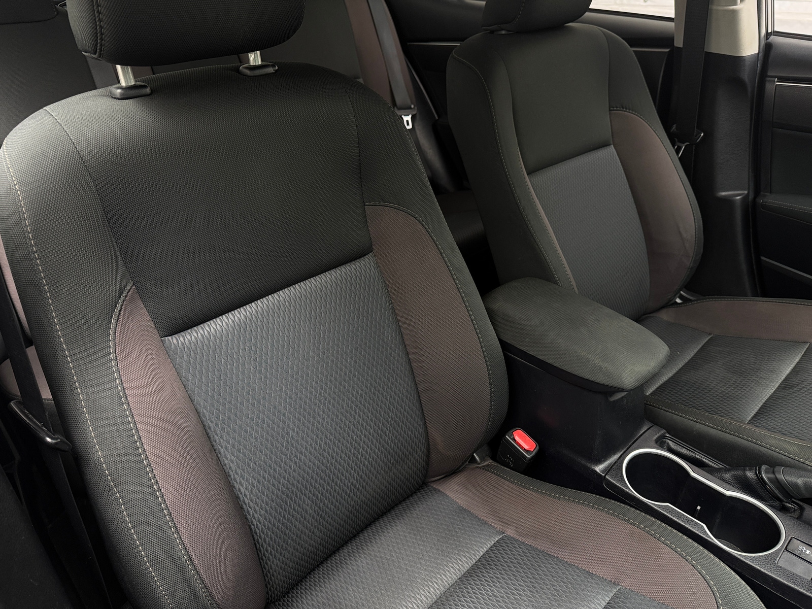 Thumbnail: 2017 Toyota Corolla - 2