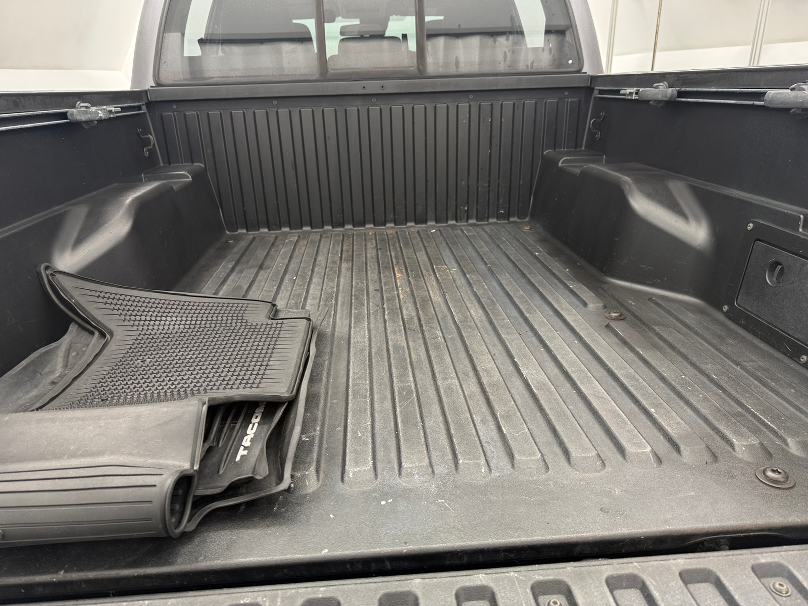 Thumbnail: 2019 Toyota Tacoma - 7