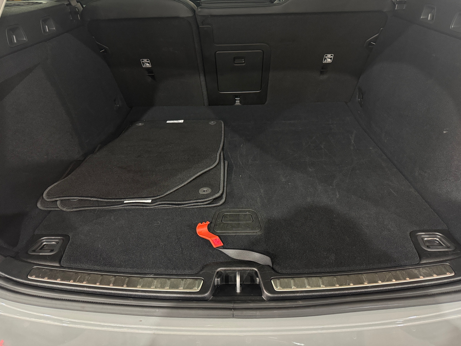 Thumbnail: 2025 Volvo V60 - 6