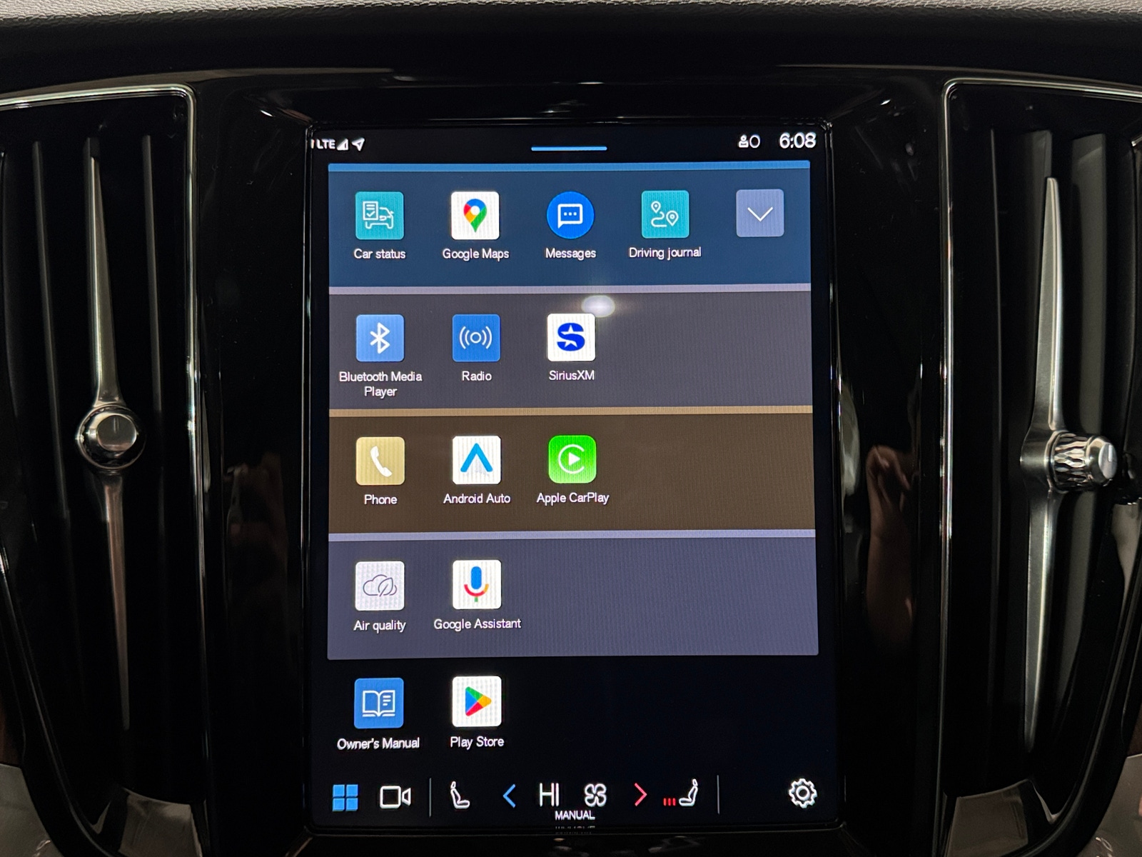 Thumbnail: 2025 Volvo V60 - 3