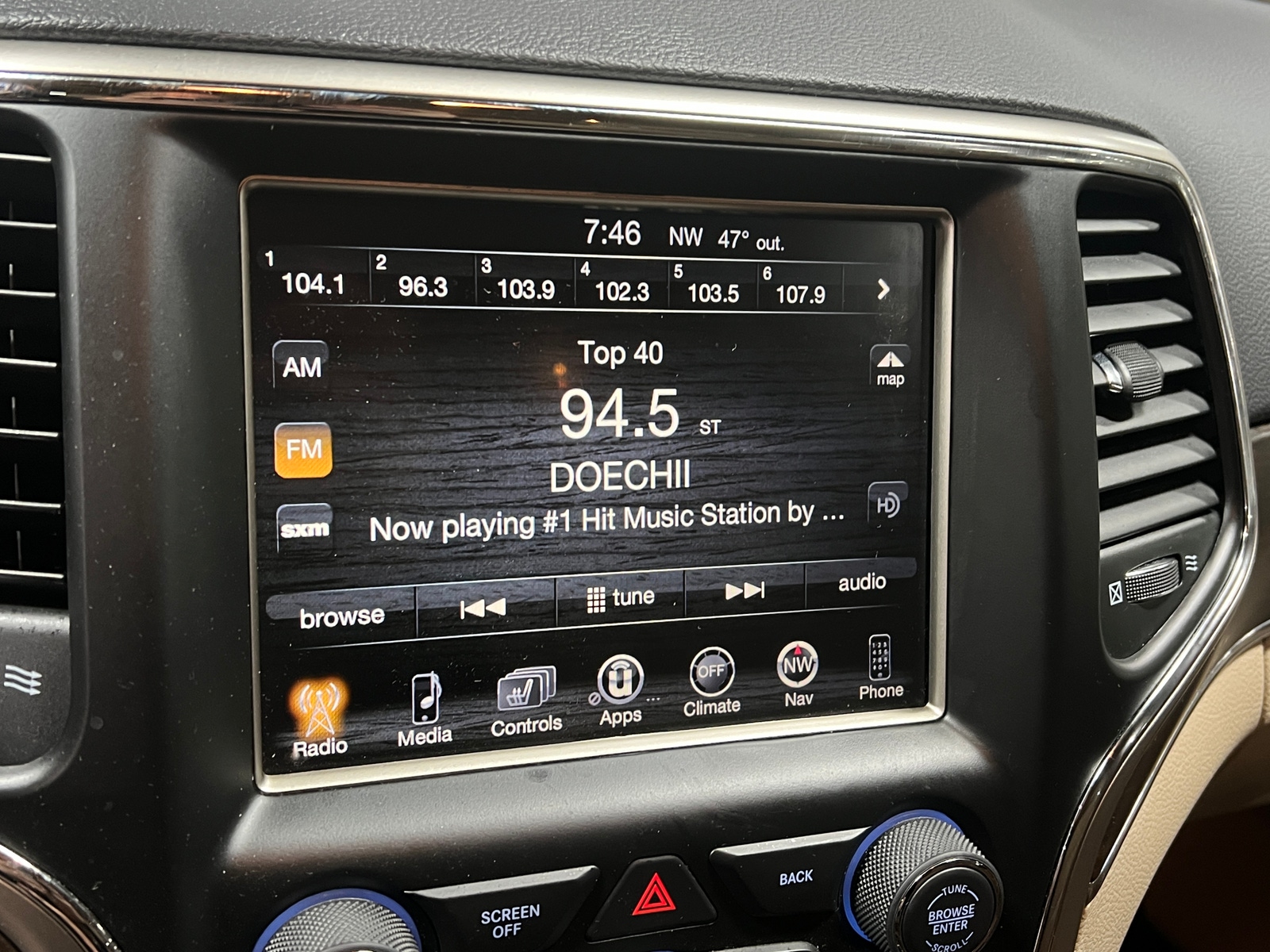 Thumbnail: 2017 Jeep Grand Cherokee - 3