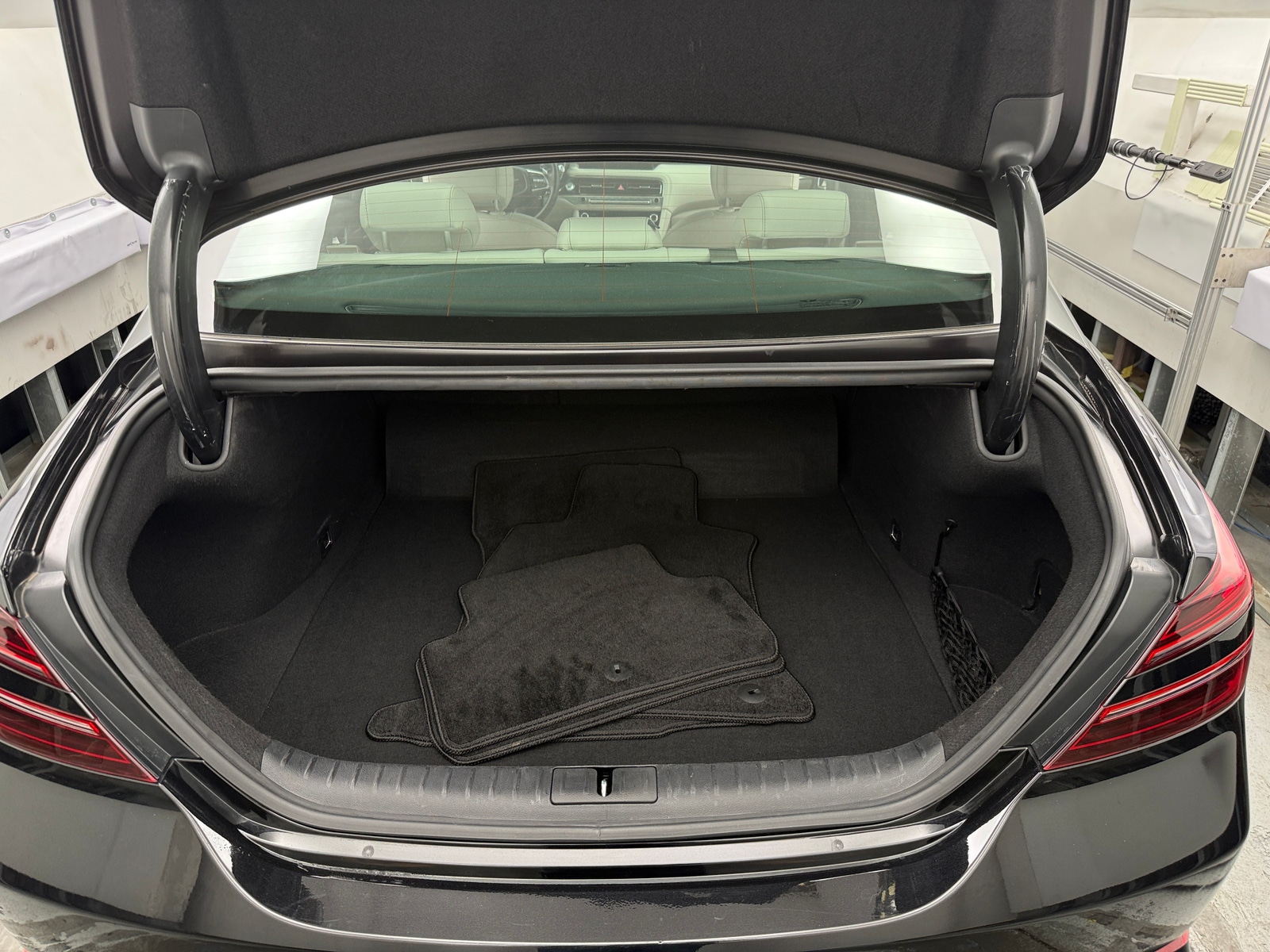 Thumbnail: 2025 Genesis G70 - 6