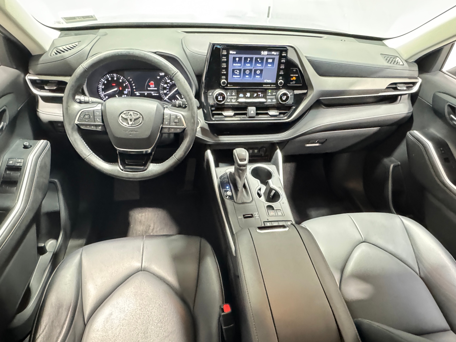 Thumbnail: 2020 Toyota Highlander - 2