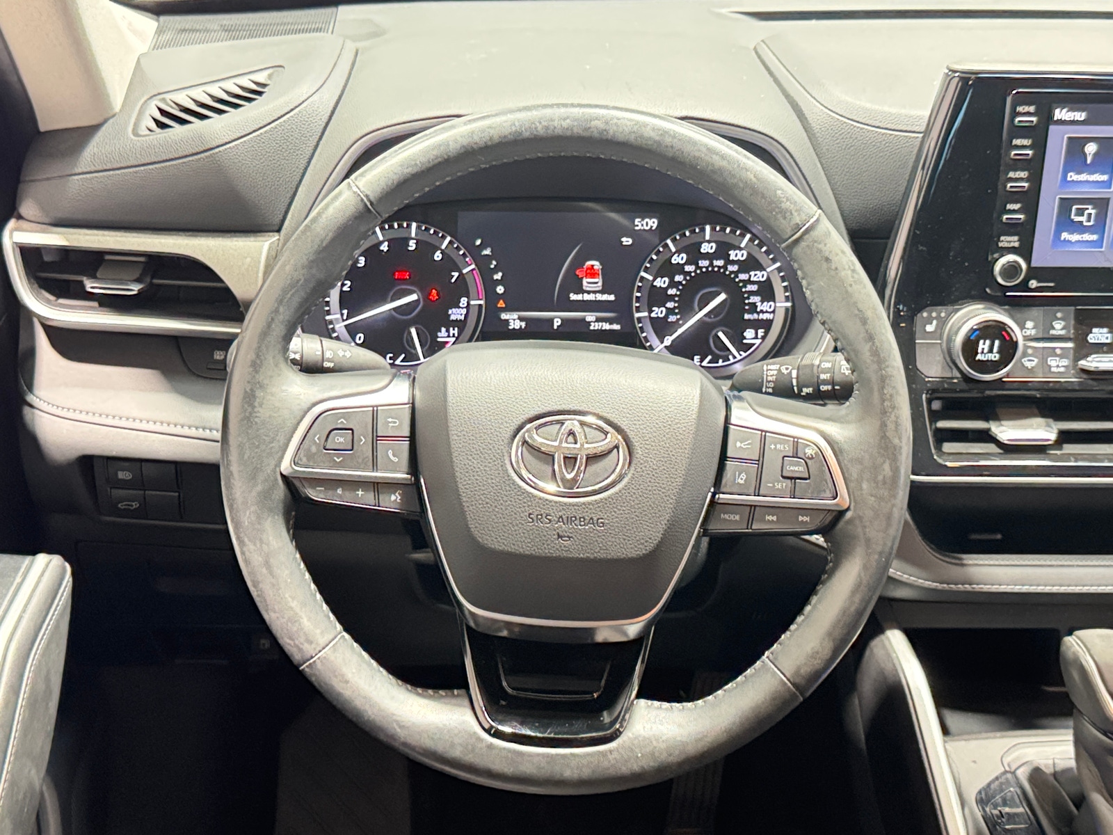 Thumbnail: 2020 Toyota Highlander - 4