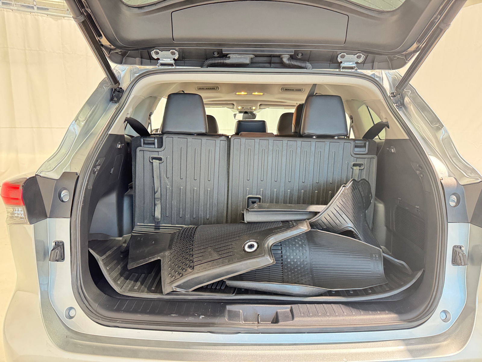 Thumbnail: 2020 Toyota Highlander - 6