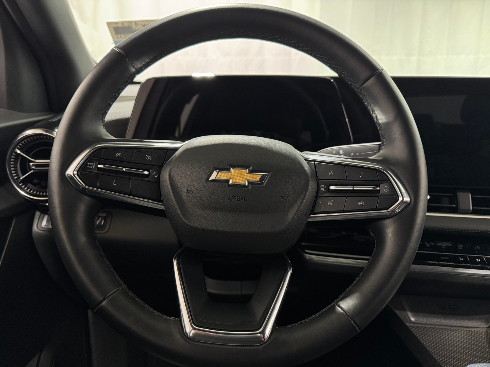 Thumbnail: 2025 Chevrolet Equinox - 5