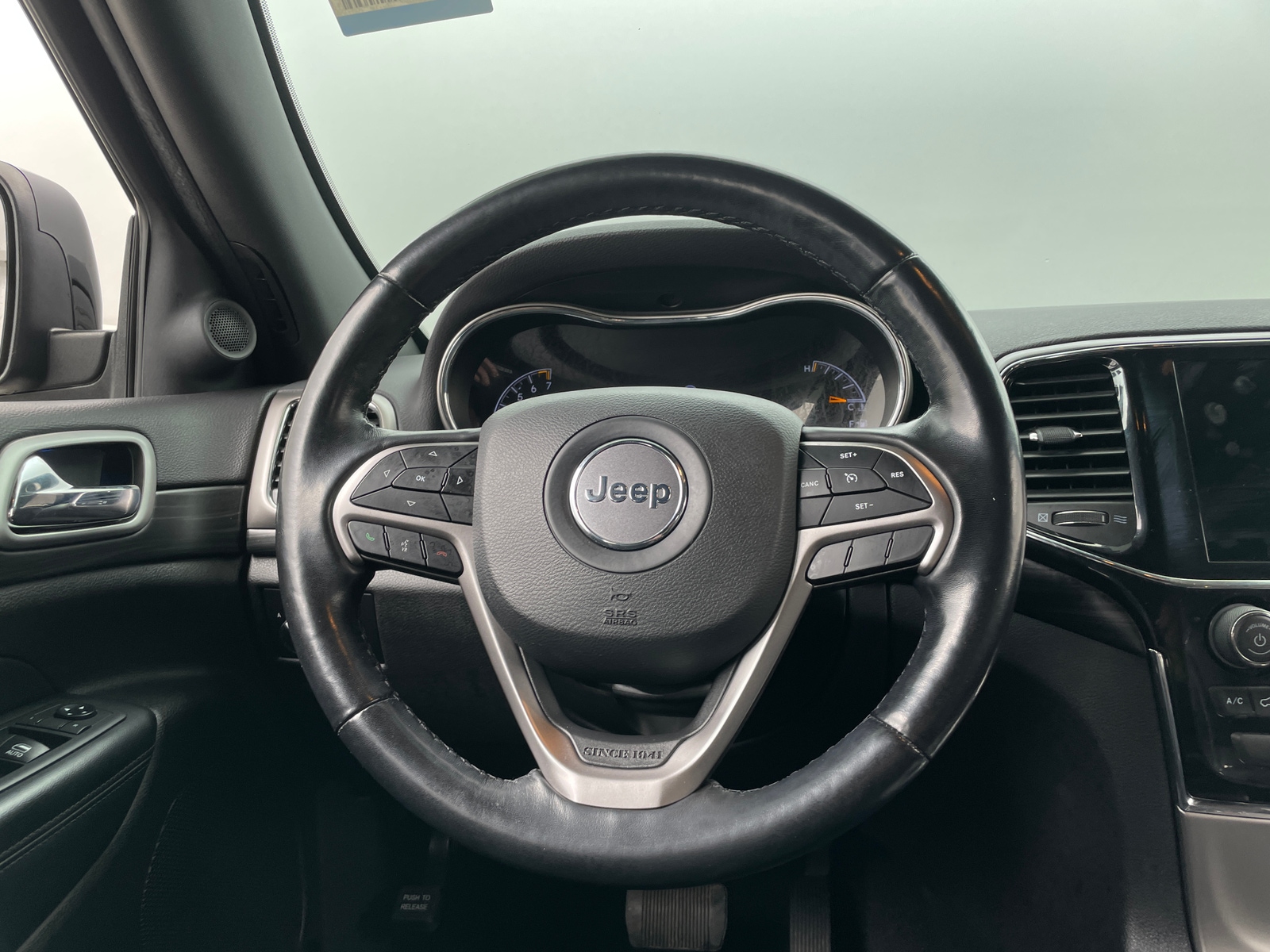 Thumbnail: 2020 Jeep Grand Cherokee - 4