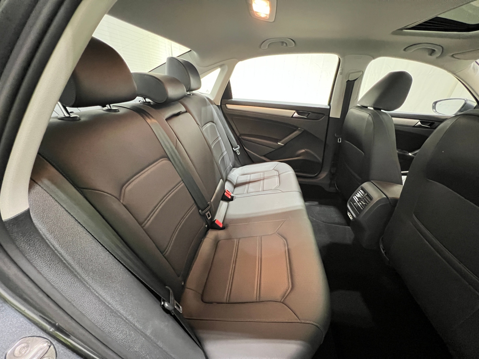 Thumbnail: 2022 Volkswagen Passat - 5