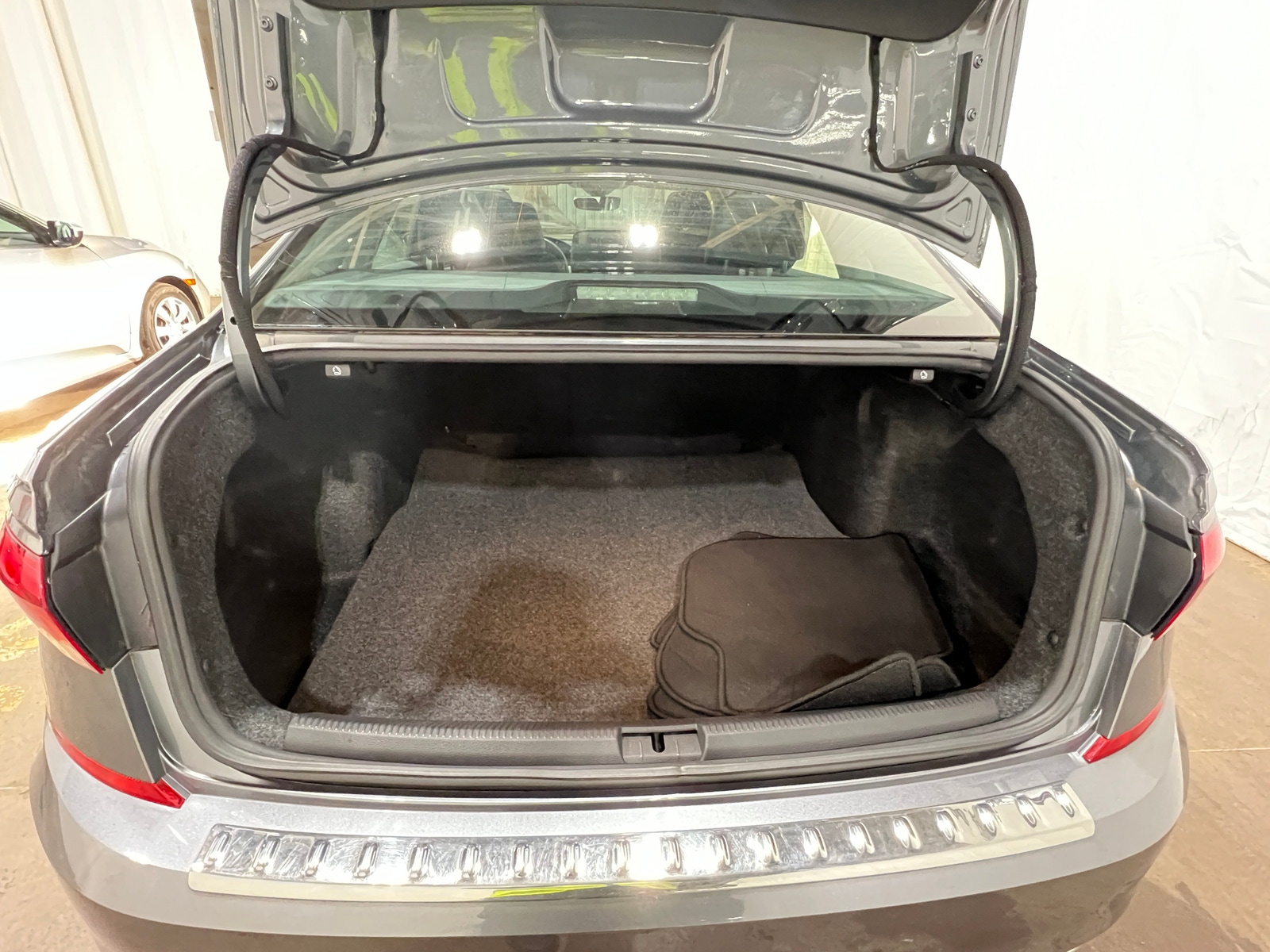 Thumbnail: 2022 Volkswagen Passat - 6