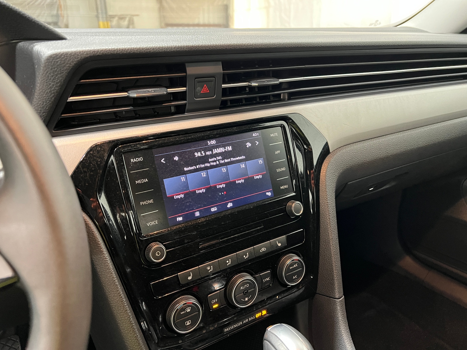 Thumbnail: 2022 Volkswagen Passat - 3