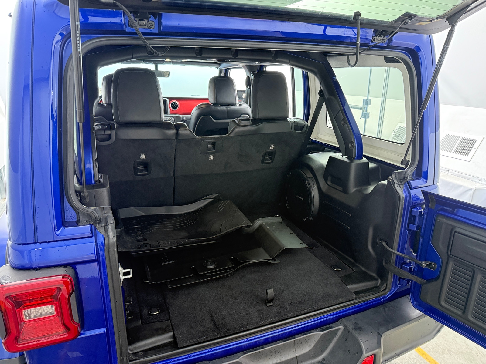 Thumbnail: 2020 Jeep Wrangler - 6