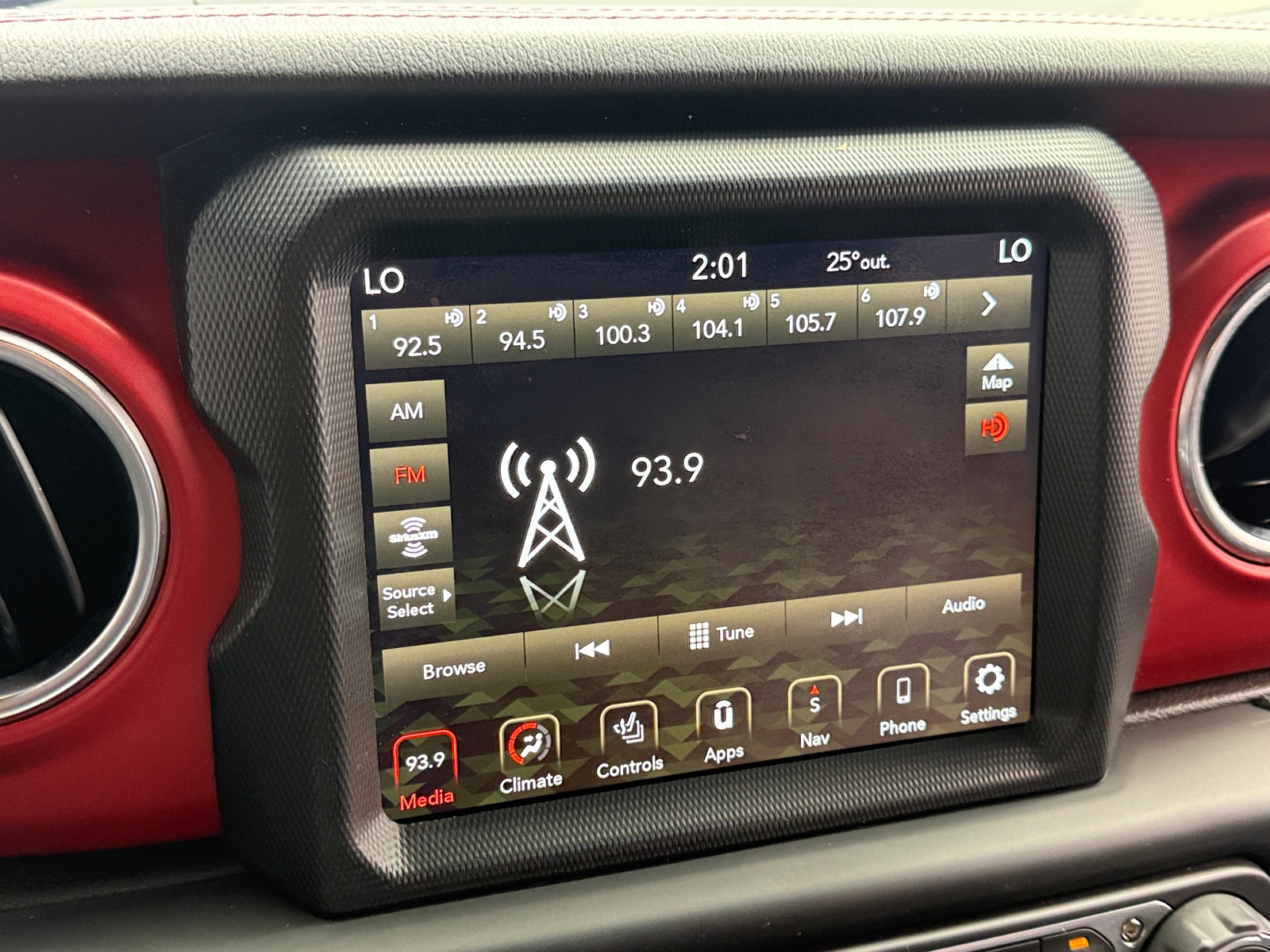 Thumbnail: 2020 Jeep Wrangler - 3