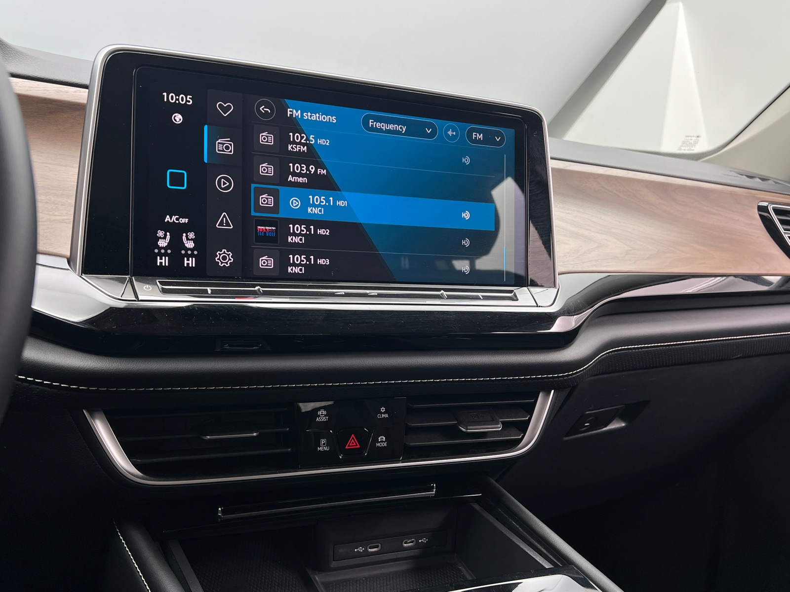 Thumbnail: 2024 Volkswagen Atlas - 3