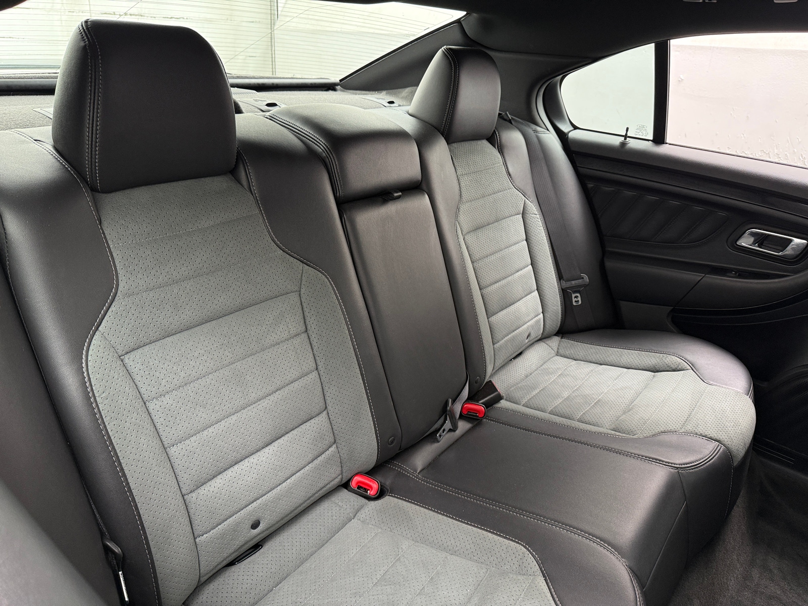 Thumbnail: 2016 Ford Taurus - 5