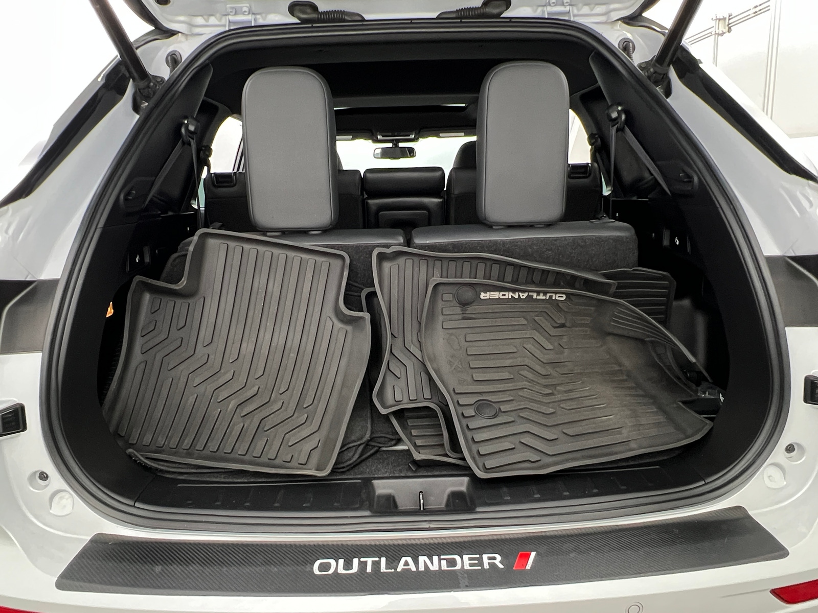 Thumbnail: 2023 Mitsubishi Outlander - 6