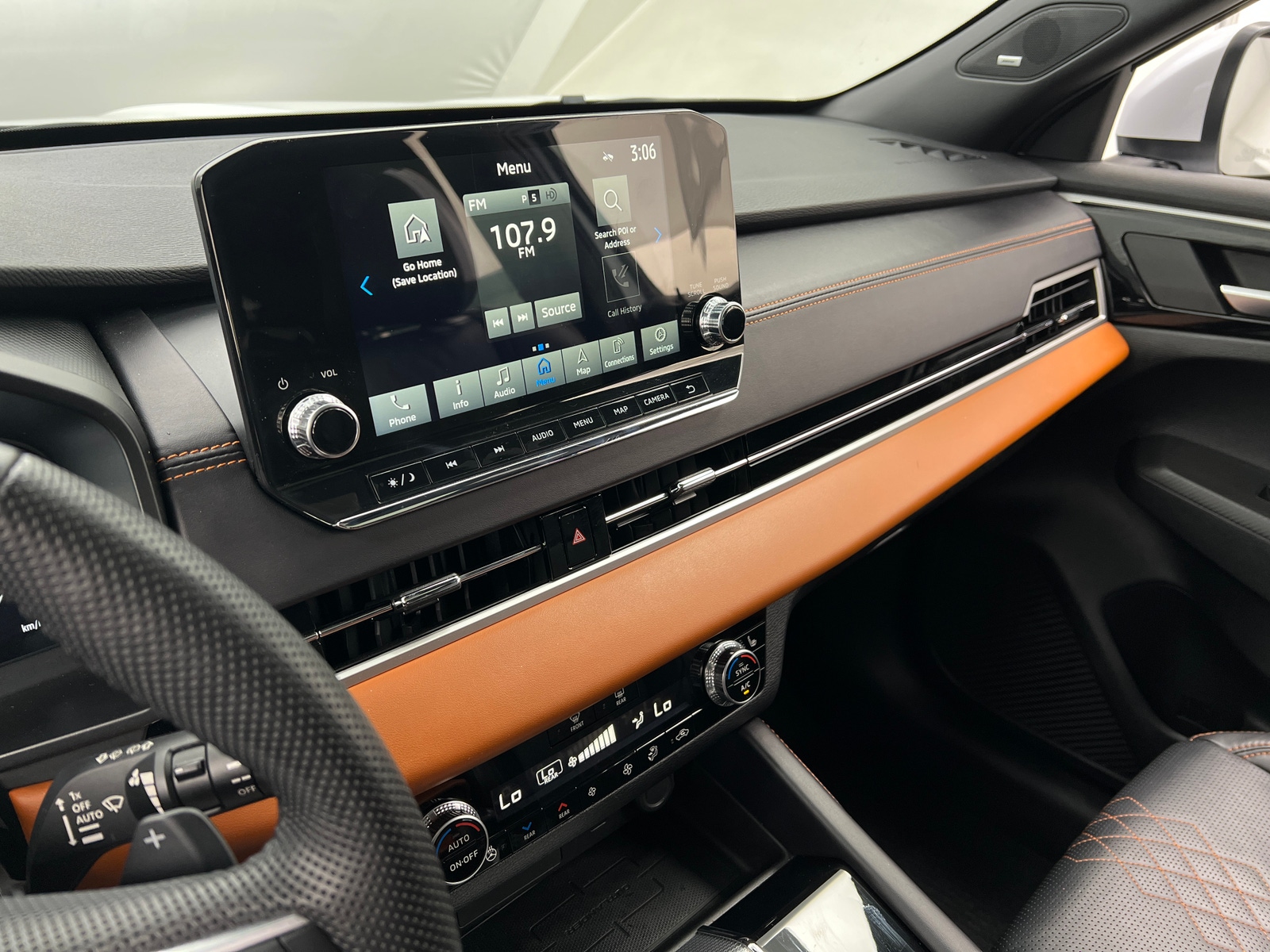 Thumbnail: 2023 Mitsubishi Outlander - 3