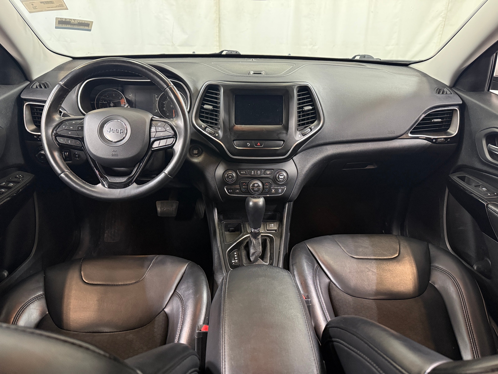 Thumbnail: 2020 Jeep Cherokee - 3