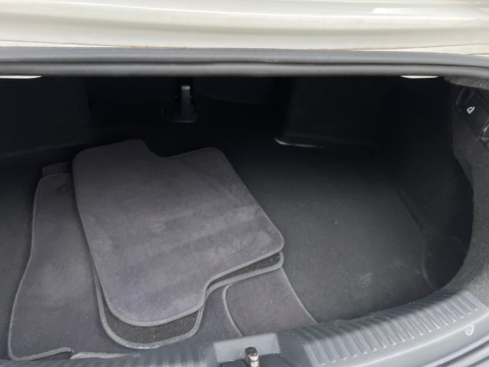 Thumbnail: 2013 Volkswagen Beetle - 5