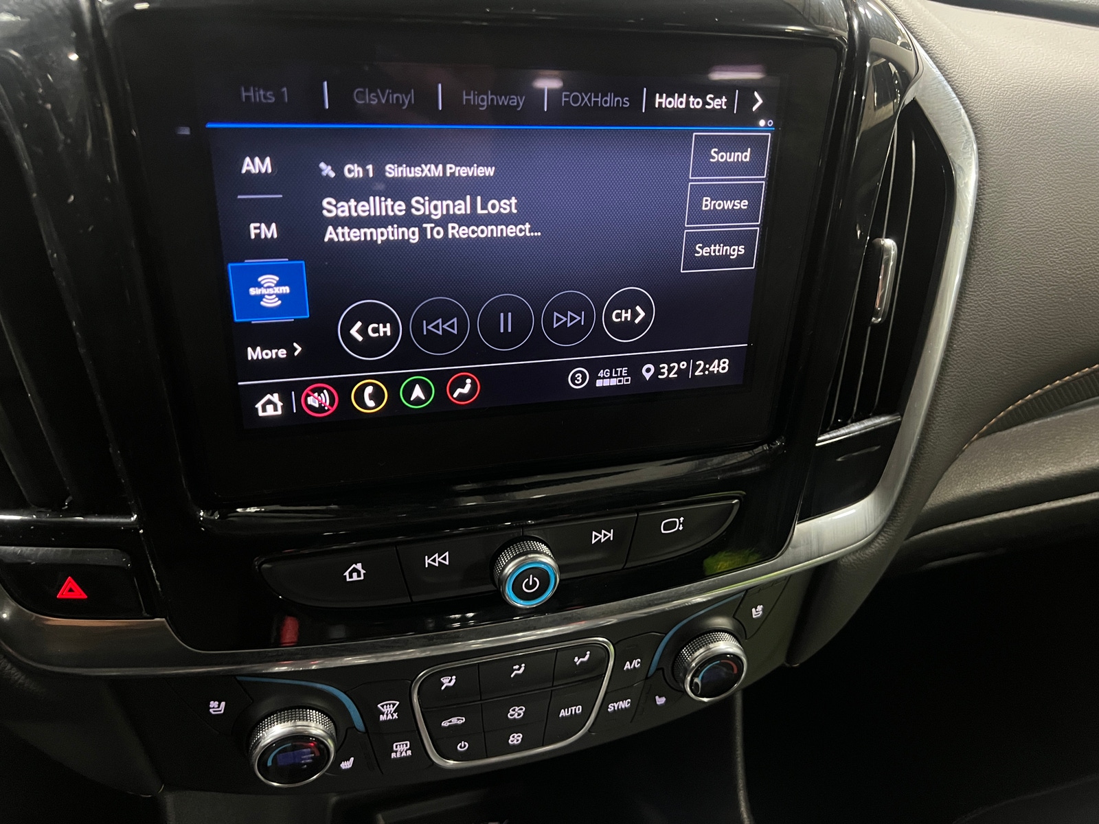 Thumbnail: 2020 Chevrolet Traverse - 3