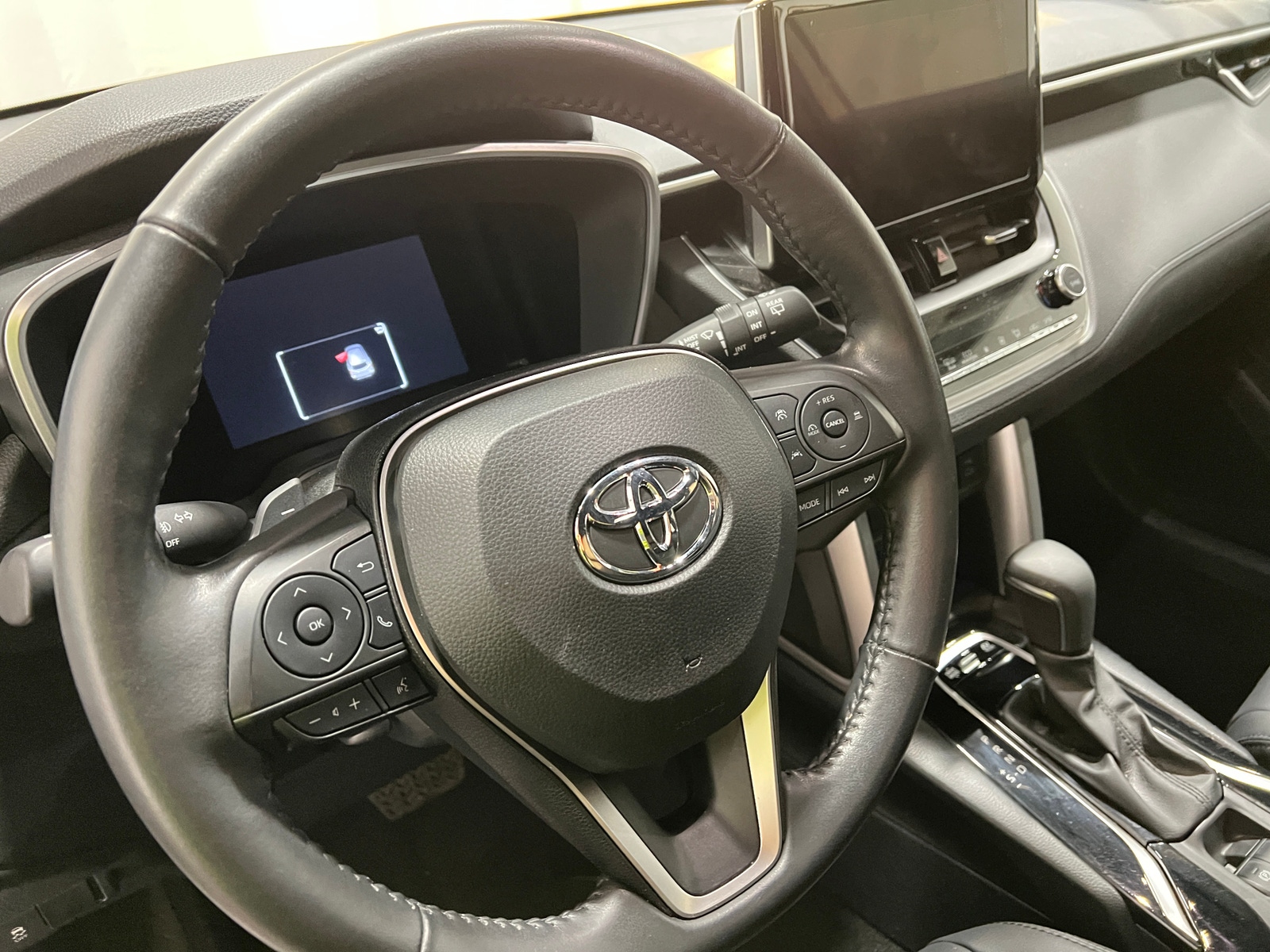 Thumbnail: 2023 Toyota Corolla Cross - 4