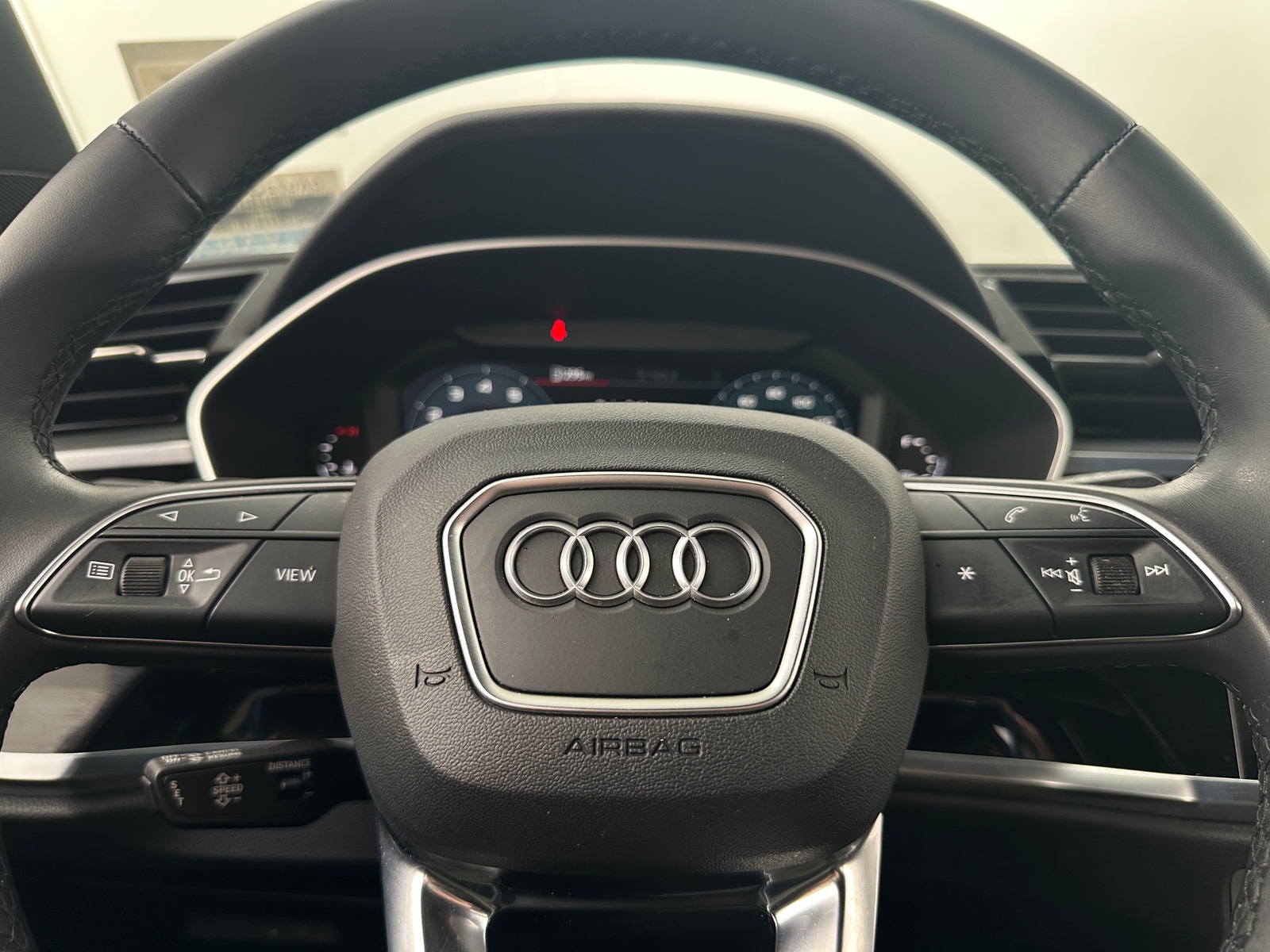 Thumbnail: 2021 Audi Q3 - 4