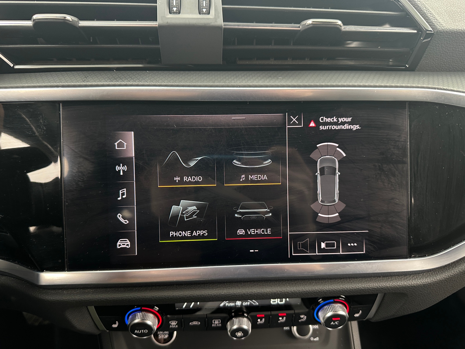 Thumbnail: 2021 Audi Q3 - 3