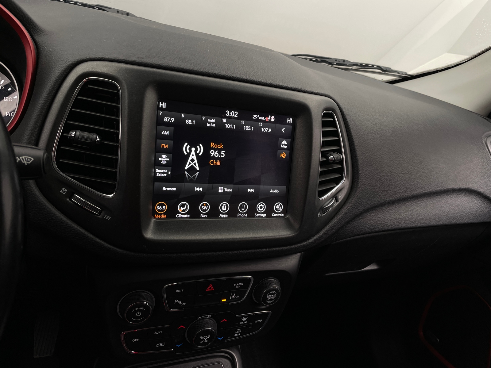 Thumbnail: 2021 Jeep Compass - 3