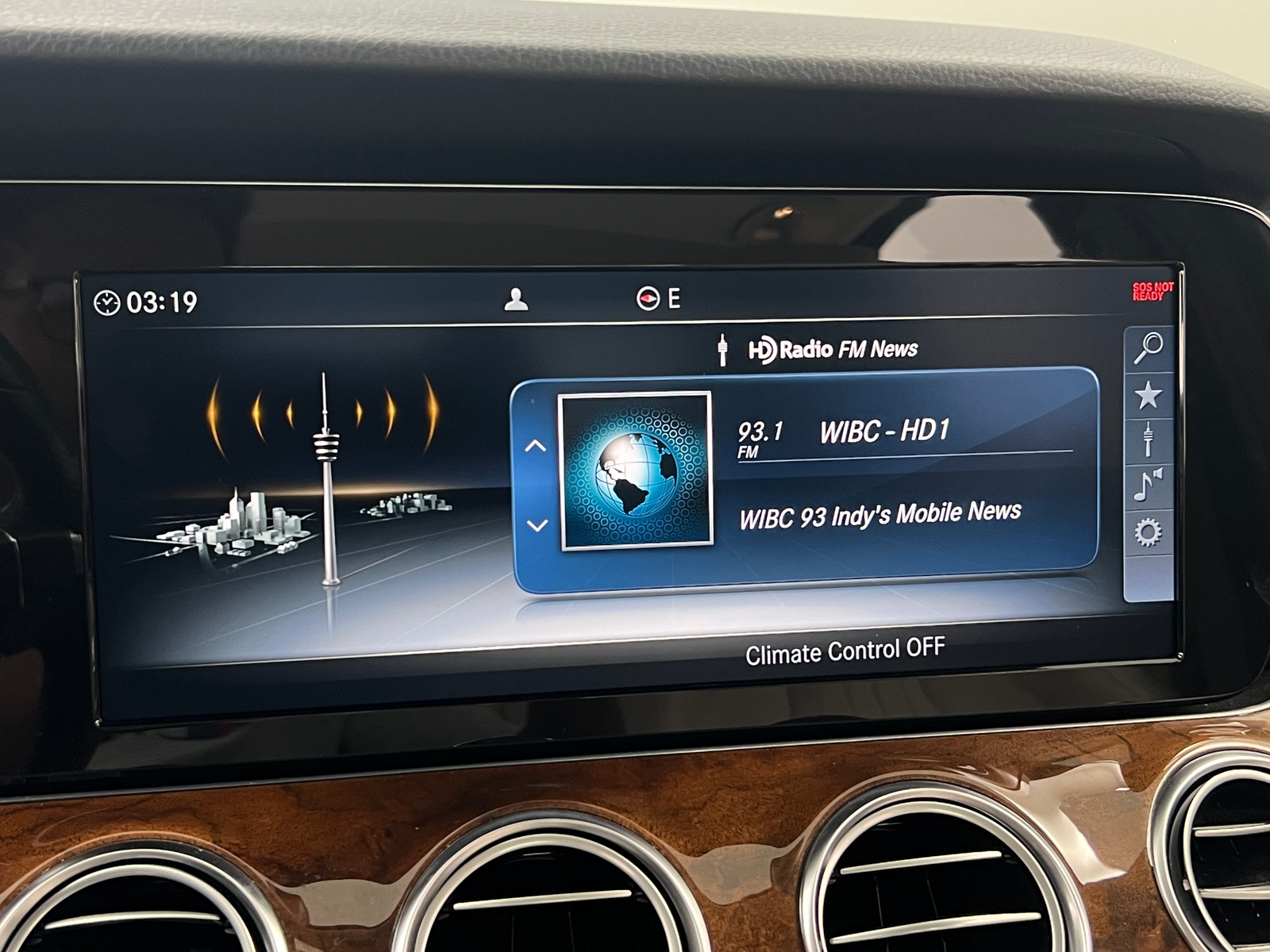 Thumbnail: 2018 Mercedes-Benz E-Class - 3