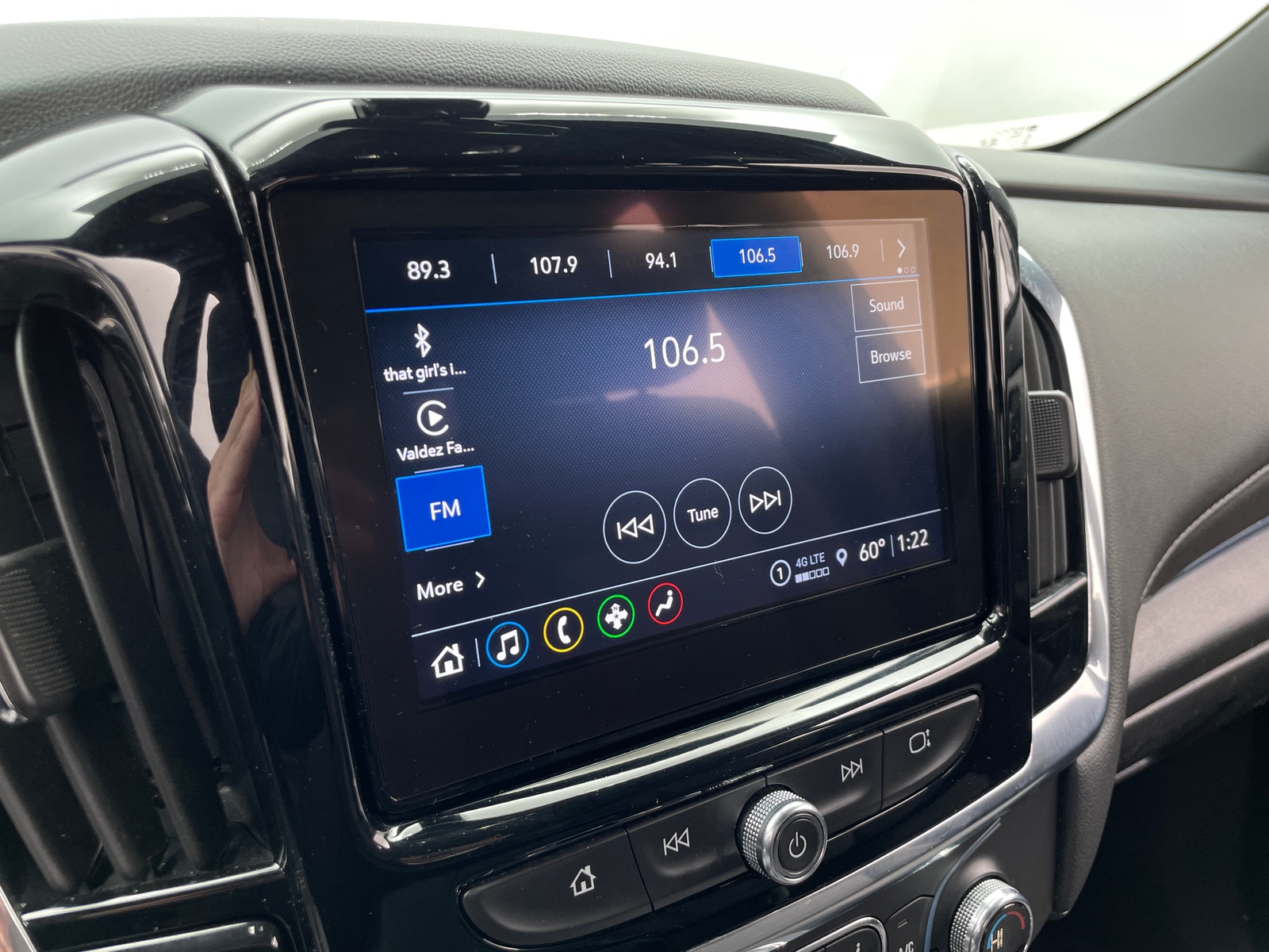 Thumbnail: 2023 Chevrolet Traverse - 4