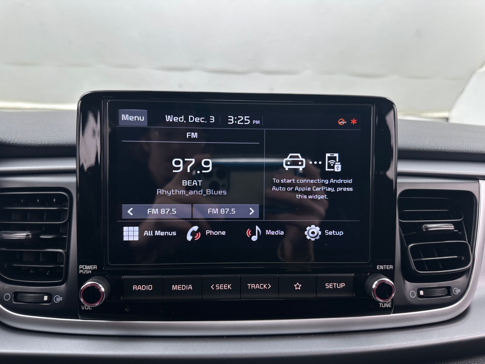 Thumbnail: 2023 Kia Rio - 4