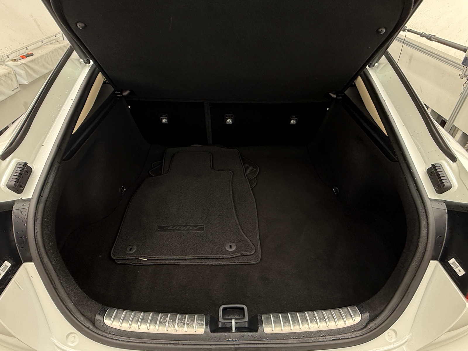 Thumbnail: 2023 Kia Stinger - 6