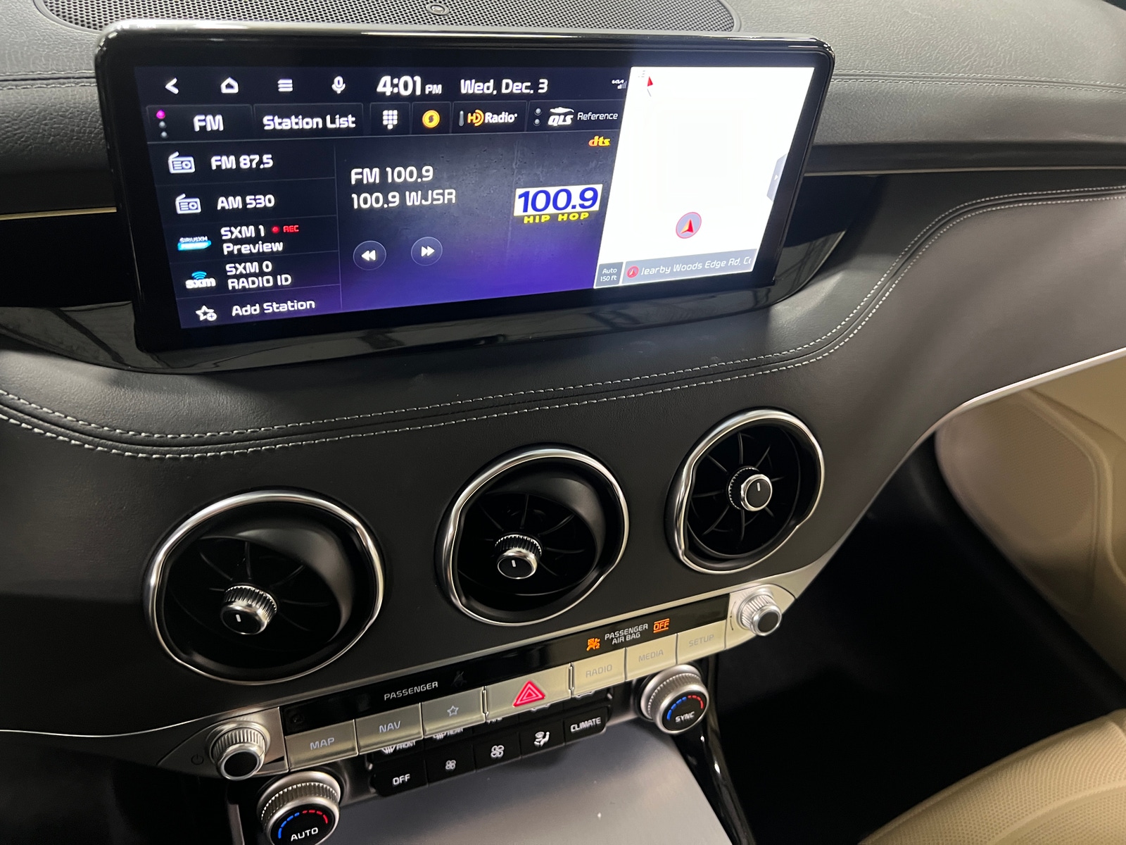 Thumbnail: 2023 Kia Stinger - 3