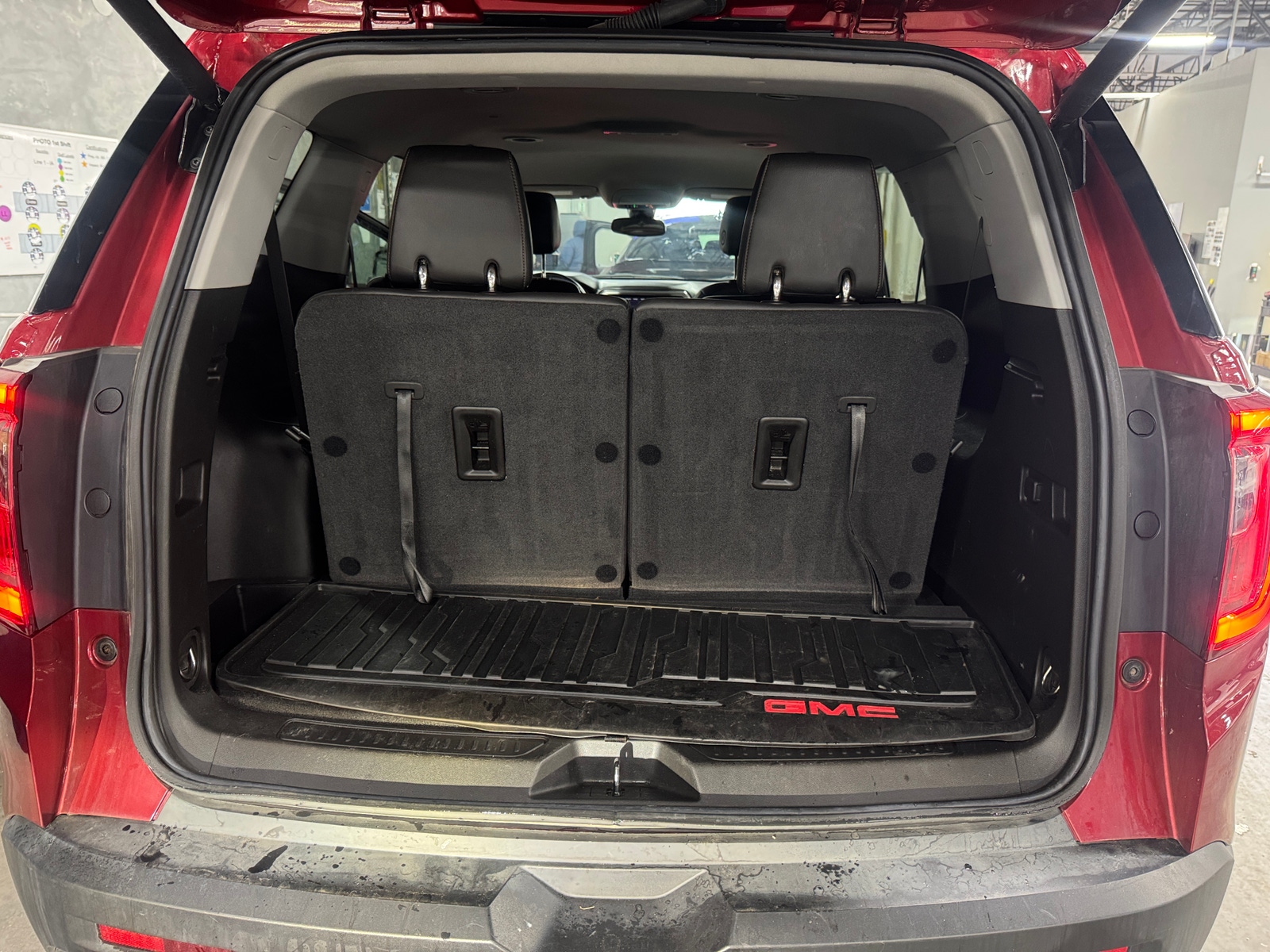 Thumbnail: 2023 GMC Acadia - 6