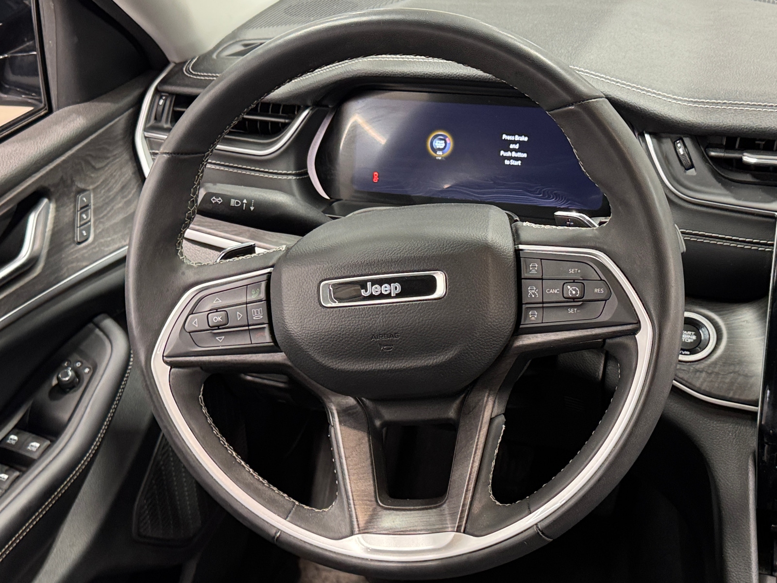 Thumbnail: 2023 Jeep Grand Cherokee L - 4