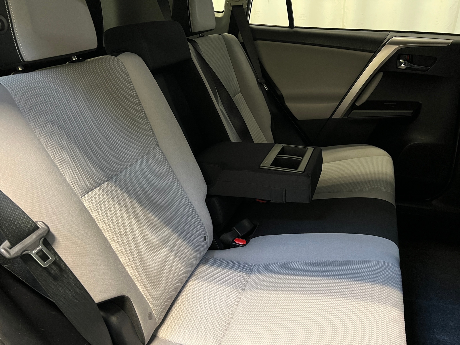 Thumbnail: 2016 Toyota RAV4 - 6