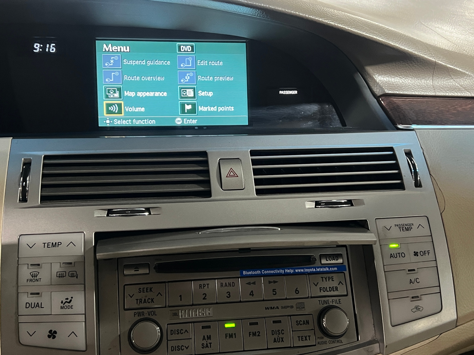 Thumbnail: 2010 Toyota Avalon - 3