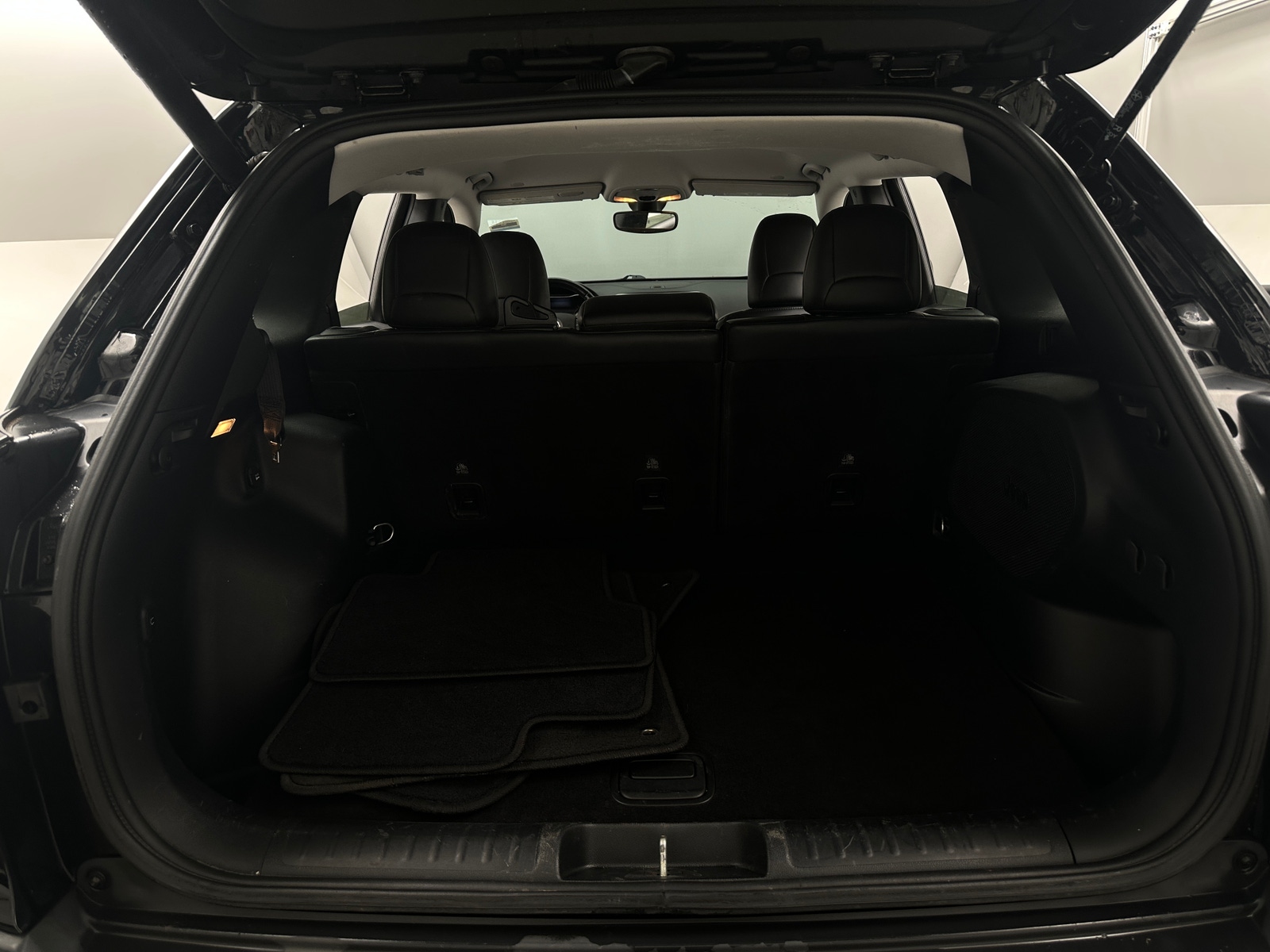 Thumbnail: 2020 Jeep Cherokee - 6