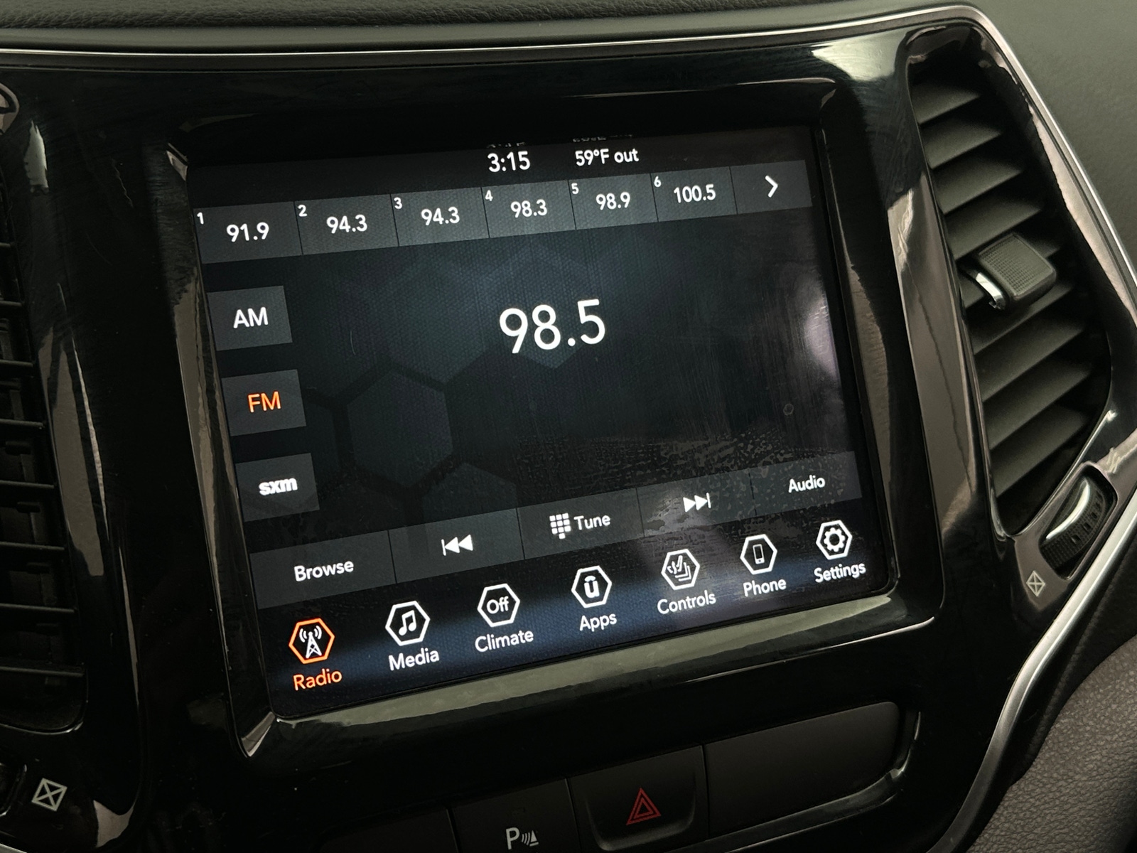 Thumbnail: 2020 Jeep Cherokee - 3